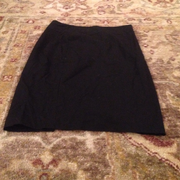 Basic black skirt