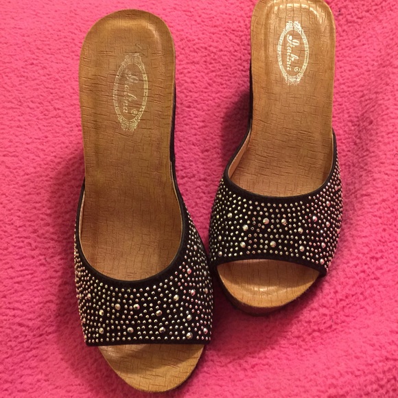 Black and Silver Wedges