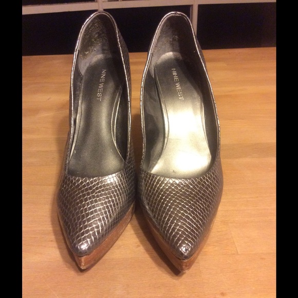 Nine West Silver Snakeskin Heels - Picture 3 of 4