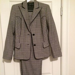 Women's suit