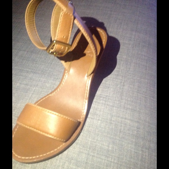 Tory Burch  No trade