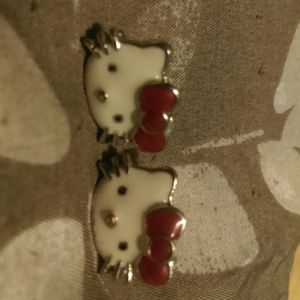 Hello Kitty earrings and necklace set