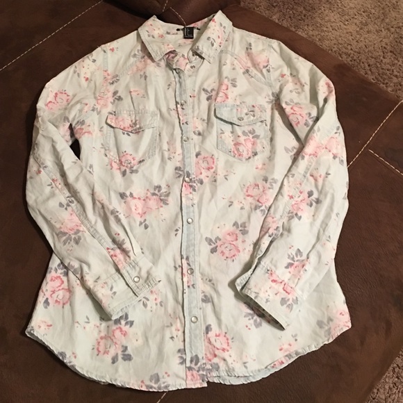 Floral pearl snap