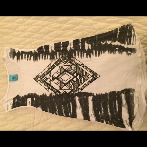 Graphic Tank