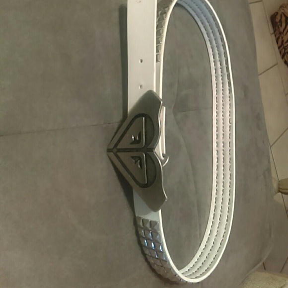 Tilt spiked belt with Roxy belt buckle