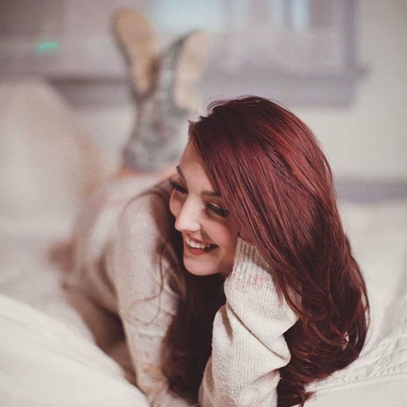 Meet your Posher, Alyssa - Picture 2 of 3