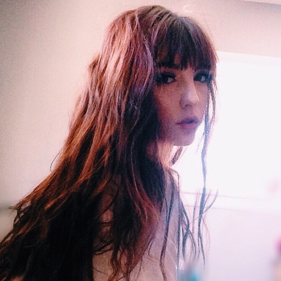 Meet your Posher, Alyssa - Picture 3 of 3