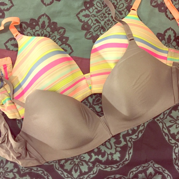 Victoria's Secret No Wire Bras 34D