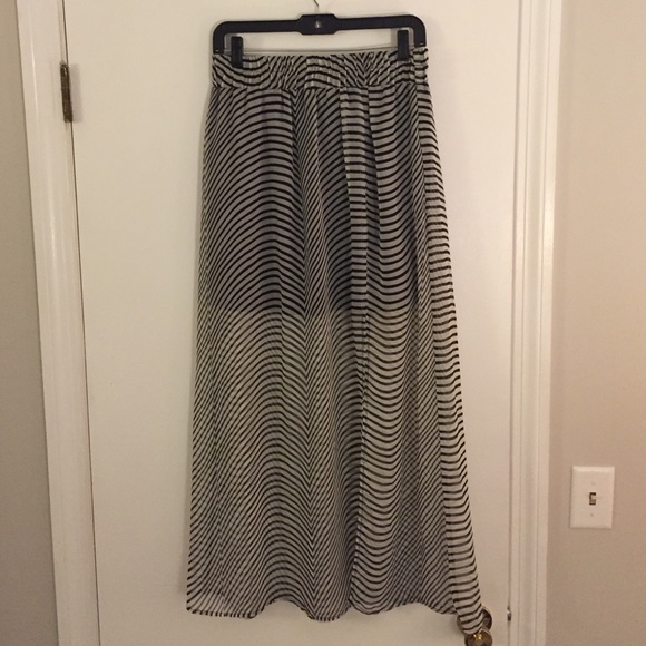 B&W Maxi