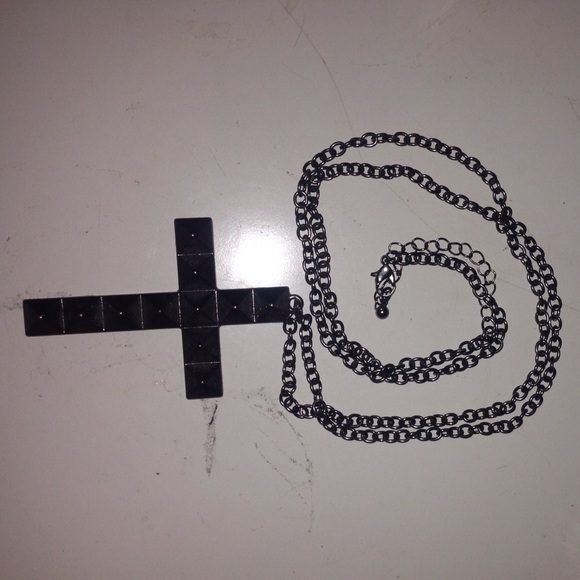 studded cross & heart necklace - Picture 3 of 3