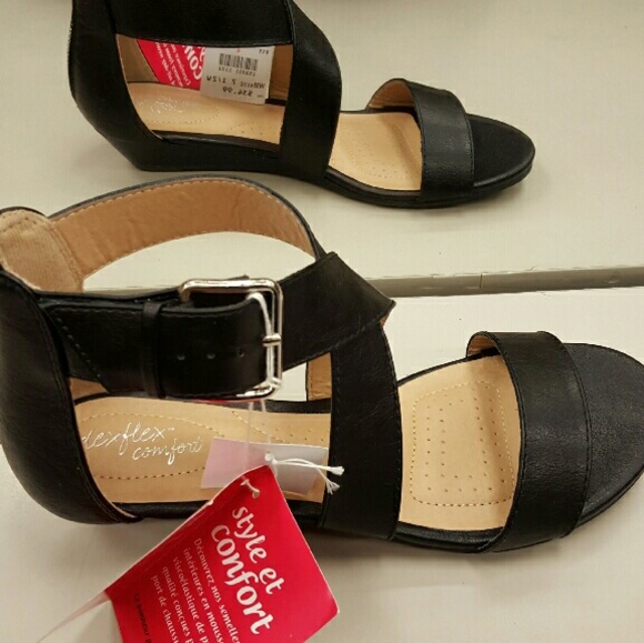 Black strappy low Wedges