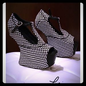 Jeffrey Campbell XO Platform Wedges size 7.5