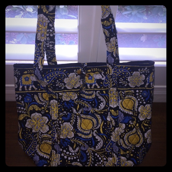Vera Bradley Vera Tote in Ellie Blue