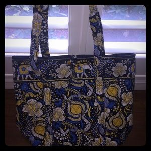 Vera Bradley Vera Tote in Ellie Blue