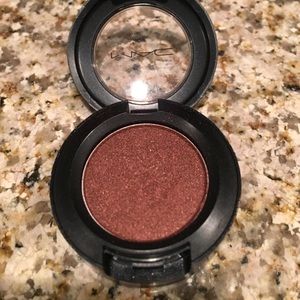 MAC LE eyeshadow Deep Fixation