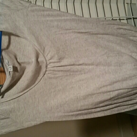 Light gray American Eagle tee