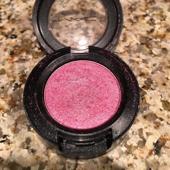 MAC swish eyeshadow