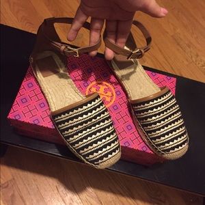 Tory Burch Mosaic Straw Flat. Size 8.5.