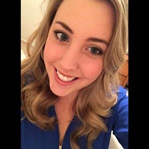 Meet your Posher, Courtney