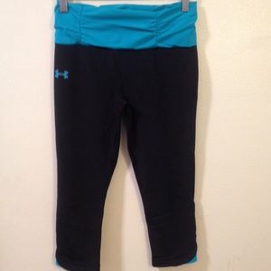 Under armor sleek workout Capri crops size S