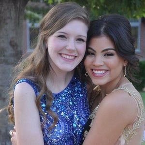 Meet your Posher, Elise