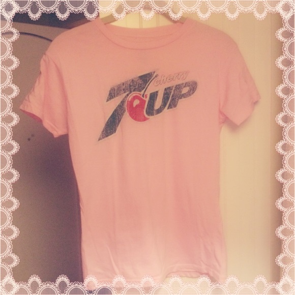 7-Up Cherry 90s T 🍒