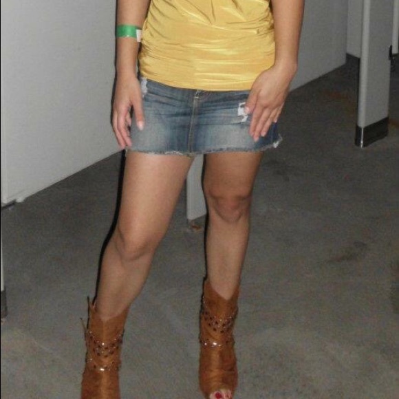 Short jean skirt / mustard tube top
