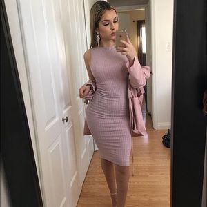 Pink ribbed midi dress