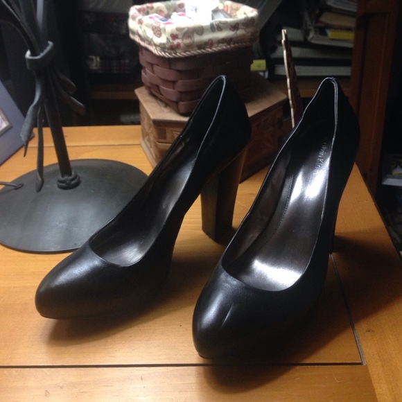 Calvin Klein classic leather pumps