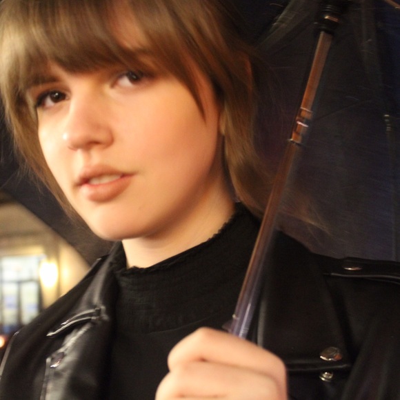 Meet Your Posher!! - Picture 2 of 3