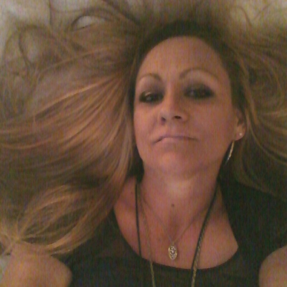 Meet your Posher, Rhonda - Picture 2 of 2