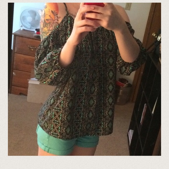 Adorable off the shoulder printed top