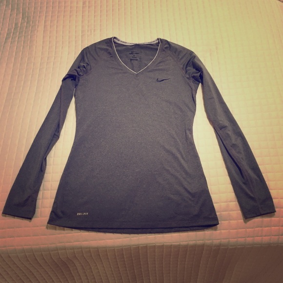 💟Nike Pro Grey Long Sleeve Dri-Fit Shirt💟