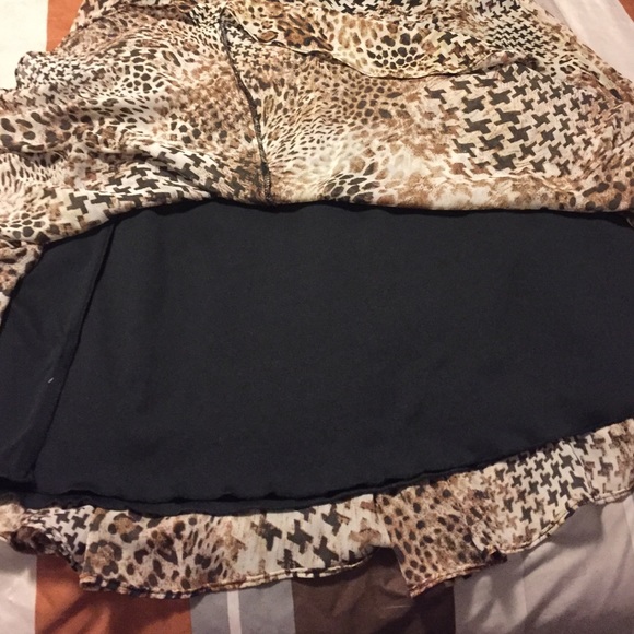Animal print skirt. - Picture 2 of 4