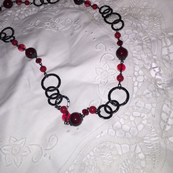 Premier jewelry Necklace. - Picture 2 of 2
