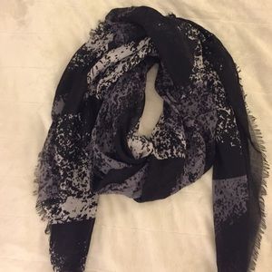 Black scarf