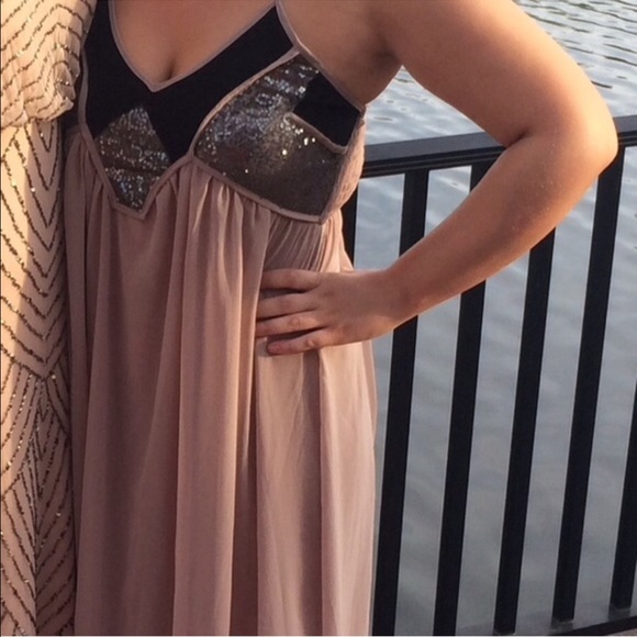 Maxi party dress nude with glitter detail