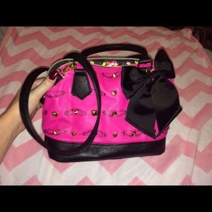 Betsey Johnson purse 💯 authentic!