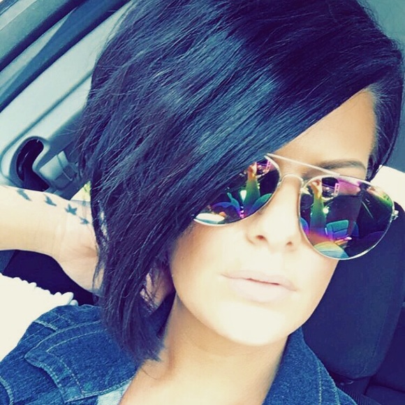 Meet your Posher, Beth - Picture 5 of 8