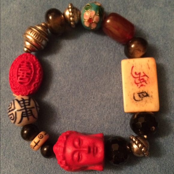 Jewelry - Asian beaded bracelet-On Hold