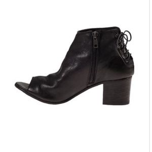 275 Central black booties. Size 41