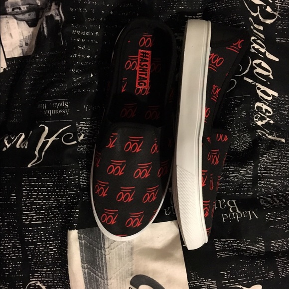 Size 10 💯 emoji shoes