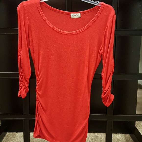 Red Ruched scoop neck tee