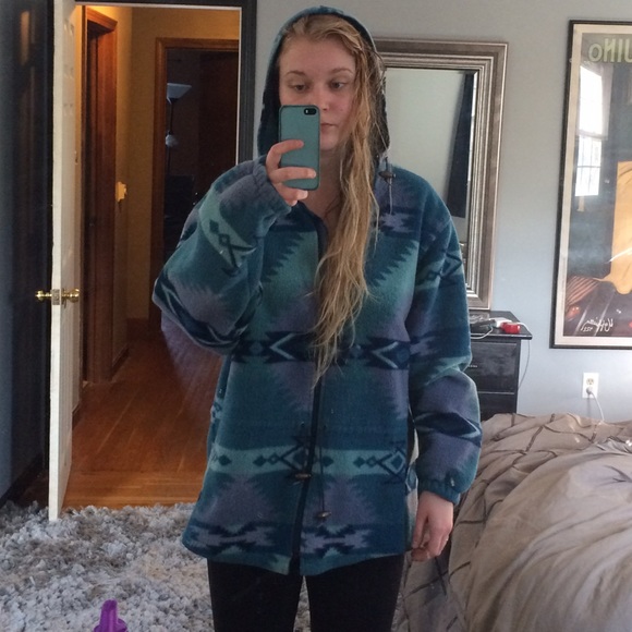 Tribal Patterned Woolrich Fleece - Picture 4 of 4