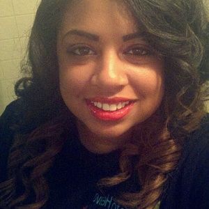 Meet your Posher, Zana