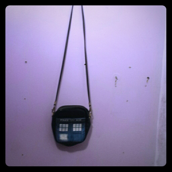 Hot Topic Handbags - 🚩BIG SALE  🚩DR WHO PURSE