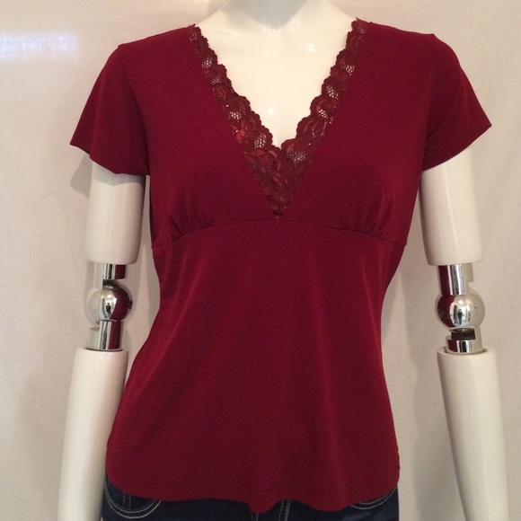 JKLA Tops - 🐰Red V-Neck Short Sleeve Top