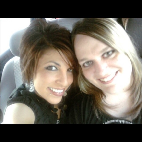 Meet your Posher, Aisha - Picture 2 of 2