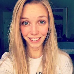 Meet your Posher, Carrie