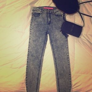 Acid wash jeggings